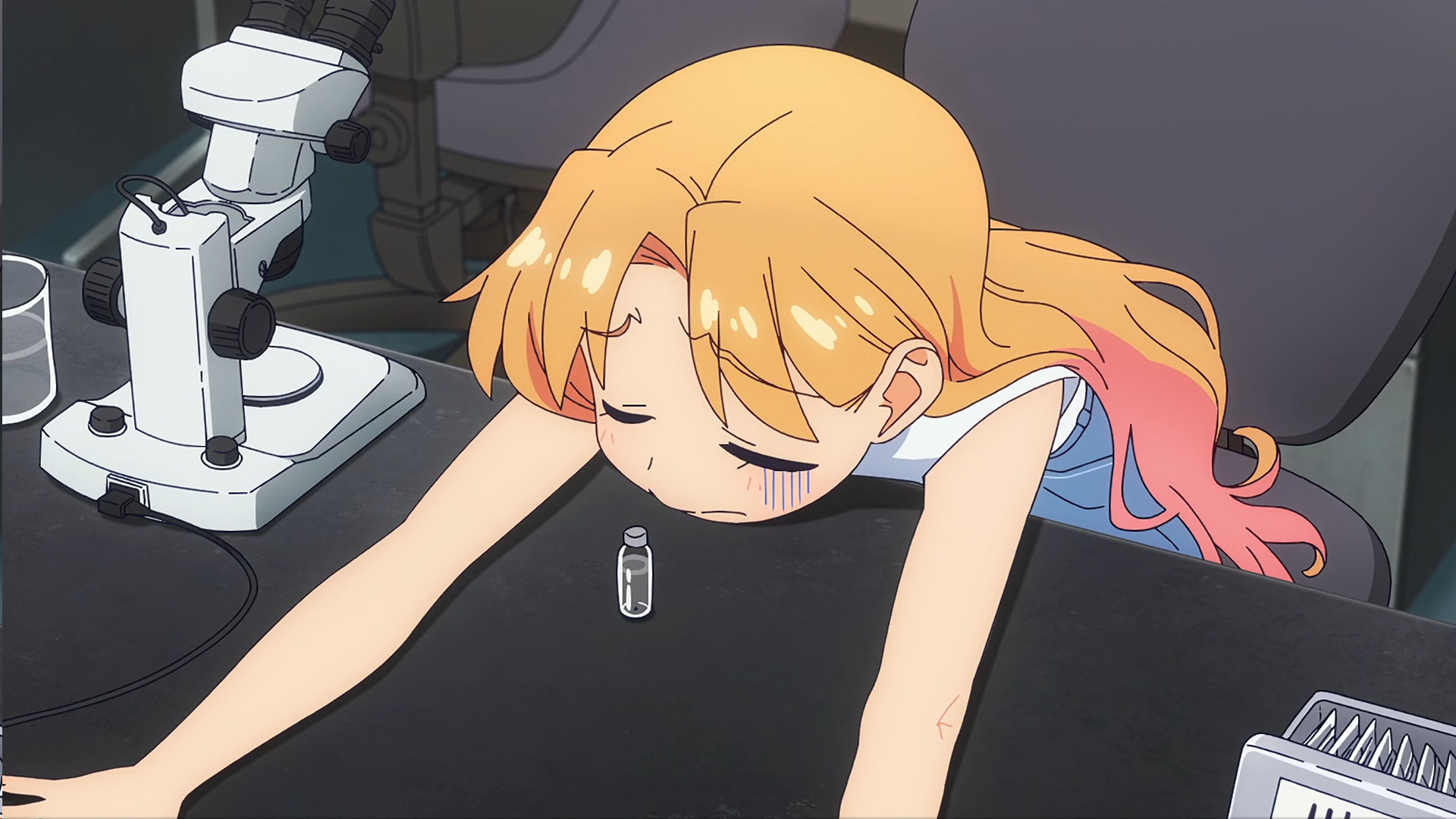 Ruri is dejected after realizing the sapphire she found is tiny (episode 4)